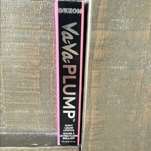 NWT Buxom Va-Va-Plump Shiny Liquid Lipstick Push Up Pink